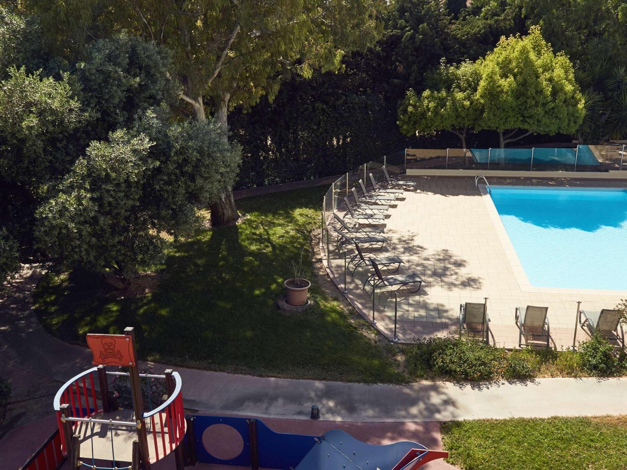 Ibis Styles Toulon La Seyne Sur Mer Exteriör bild