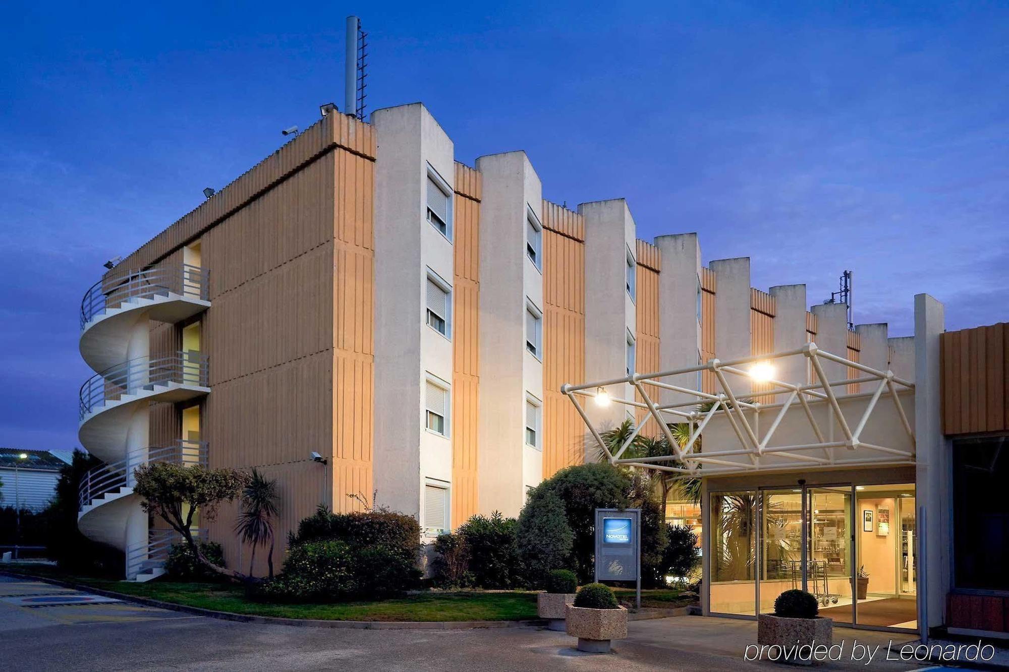 Ibis Styles Toulon La Seyne Sur Mer Exteriör bild
